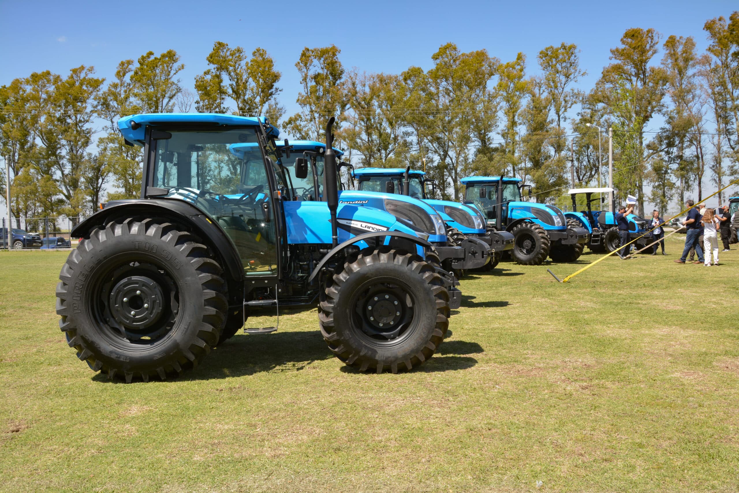 PRESENTACION DE TRACTORES LANDINI ARGENTINA