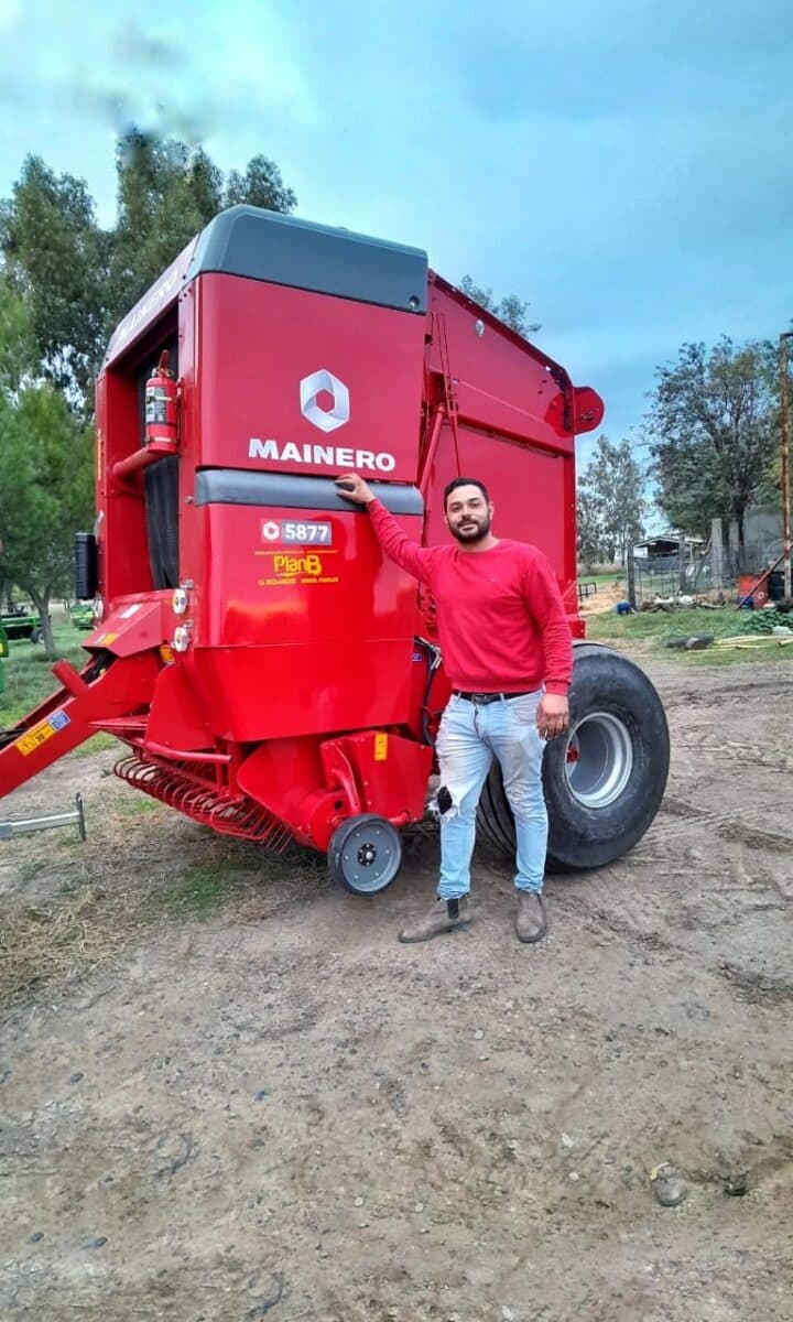 ENTREGA DE ROTOENFARDADORA MAINERO EN LA LOCALIDAD DE PEDRO LURO