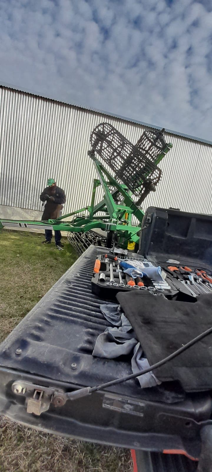 TRABAJO DE REPARACION AL CAMPO